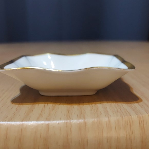 Coalport Egyptian Pharaoh Bone China Trinket Dish - Picture 3 of 3